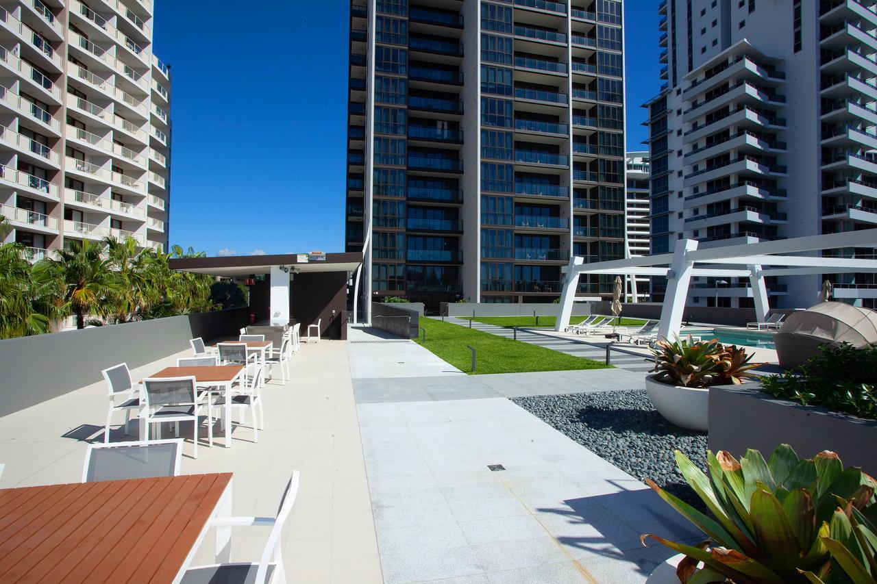 High Floor Ocean View Suites Broadbeach Gold Coast Exterior foto