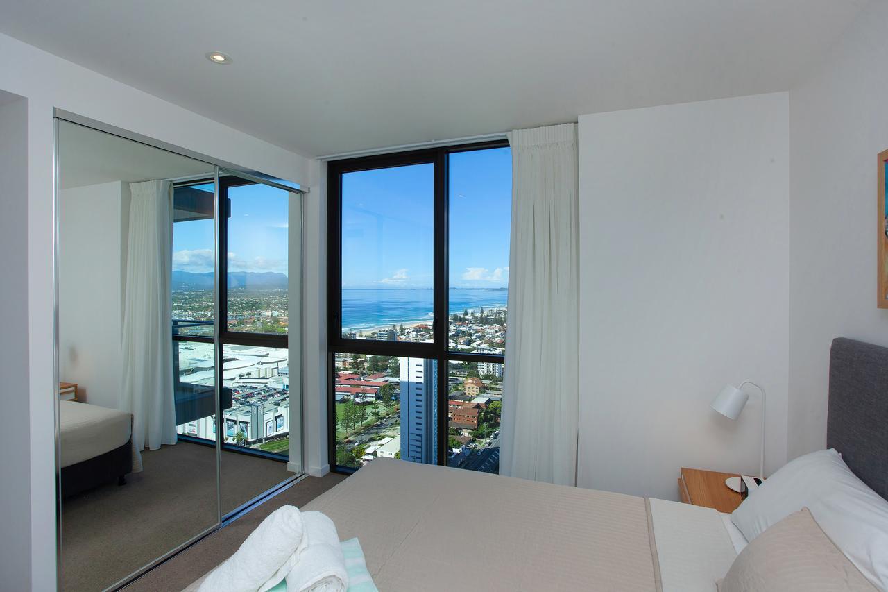 High Floor Ocean View Suites Broadbeach Gold Coast Exterior foto