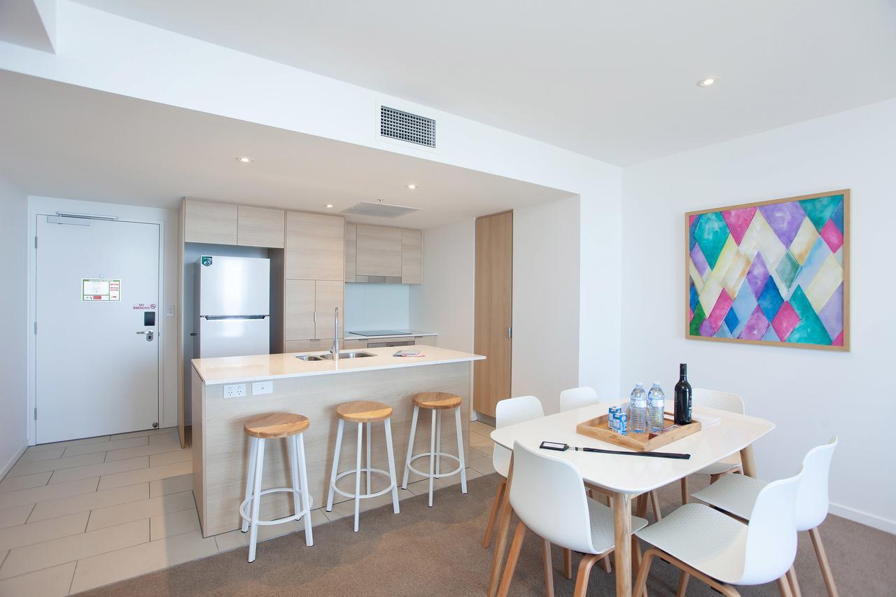 High Floor Ocean View Suites Broadbeach Gold Coast Exterior foto